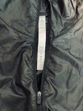 Load image into Gallery viewer, Lululemon Windbreaker