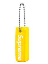 Load image into Gallery viewer, SUPREME Floating keychain
