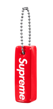 Load image into Gallery viewer, SUPREME Floating keychain
