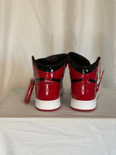 Load image into Gallery viewer, Jordan 1 Retro High OG Patent Bred (GS) 575441-063
